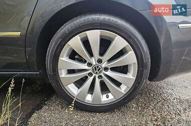 Купе Volkswagen CC / Passat CC 2012 в 