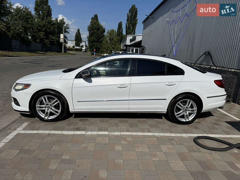 Купе Volkswagen CC / Passat CC 2011 в 
