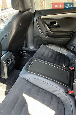 Купе Volkswagen CC / Passat CC 2011 в 