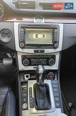 Купе Volkswagen CC / Passat CC 2011 в 