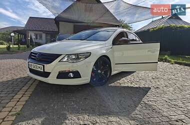 Купе Volkswagen CC / Passat CC 2011 в 