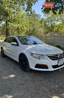 Купе Volkswagen CC / Passat CC 2011 в 