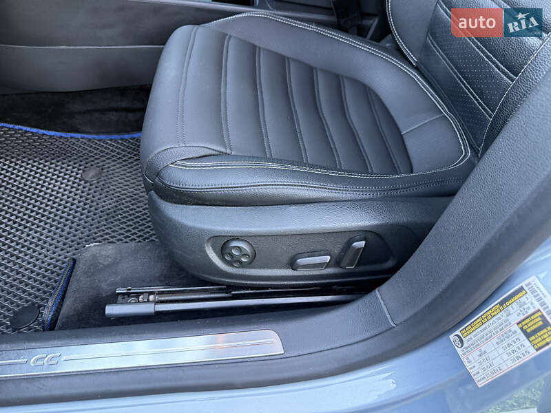 Купе Volkswagen CC / Passat CC 2012 в Кам'янському