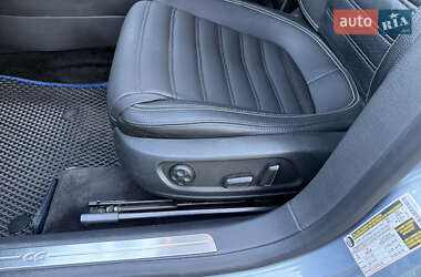 Купе Volkswagen CC / Passat CC 2012 в 