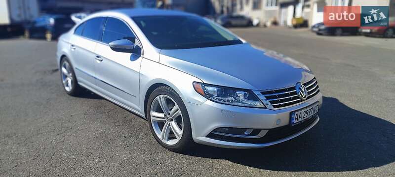 Купе Volkswagen CC / Passat CC 2012 в Києві