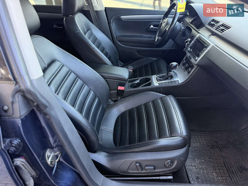 Купе Volkswagen CC / Passat CC 2011 в Звягеле