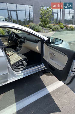 Купе Volkswagen CC / Passat CC 2009 в 
