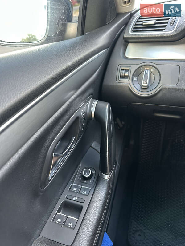 Купе Volkswagen CC / Passat CC 2012 в Чернигове