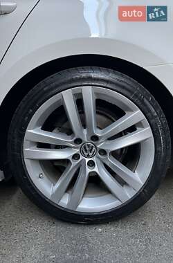 Купе Volkswagen CC / Passat CC 2013 в 
