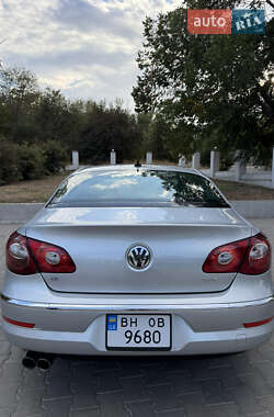 Купе Volkswagen CC / Passat CC 2011 в 