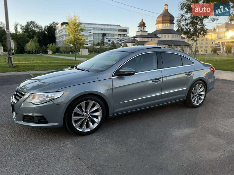Купе Volkswagen CC / Passat CC 2011 в 