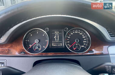 Купе Volkswagen CC / Passat CC 2011 в 