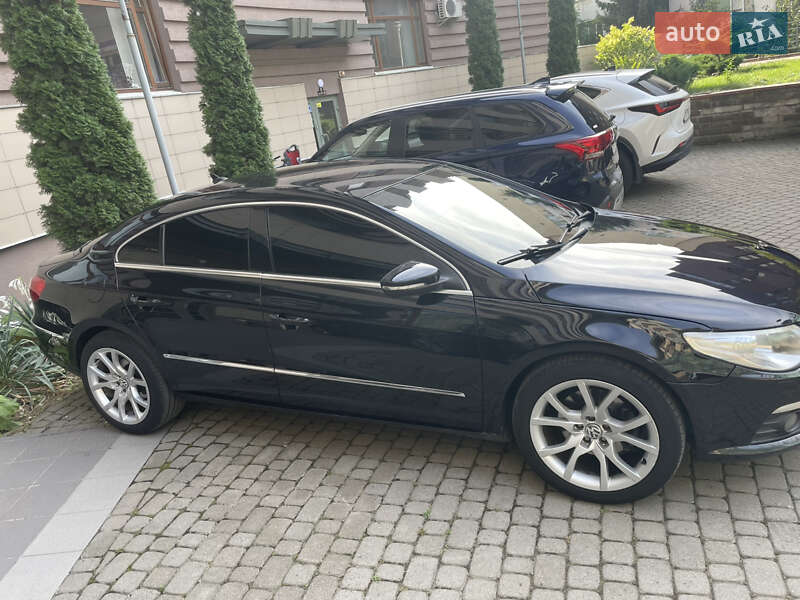 Купе Volkswagen CC / Passat CC 2010 в Ужгороде
