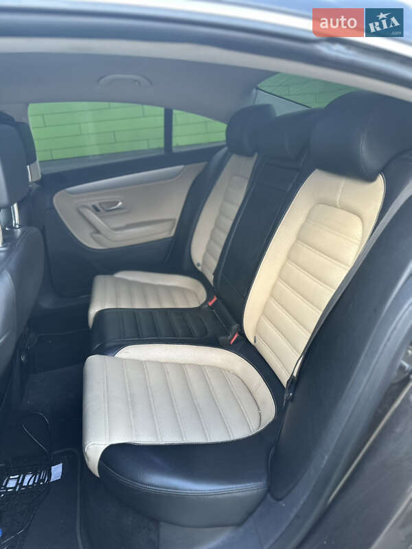 Купе Volkswagen CC / Passat CC 2012 в Киеве