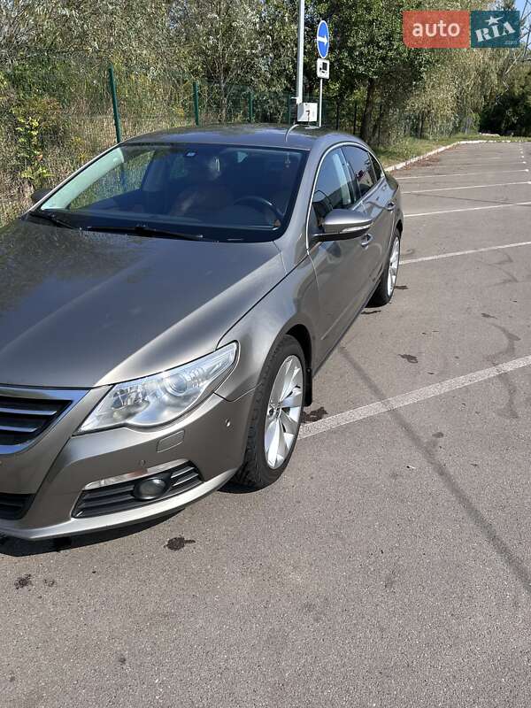 Купе Volkswagen CC / Passat CC 2009 в Киеве