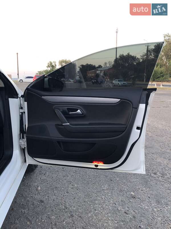 Купе Volkswagen CC / Passat CC 2014 в Білгороді-Дністровському