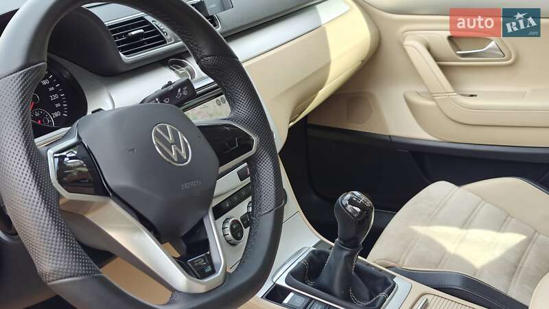 Купе Volkswagen CC / Passat CC 2012 в Киеве