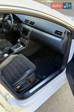 Купе Volkswagen CC / Passat CC 2013 в 