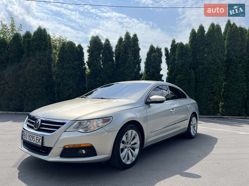 Купе Volkswagen CC / Passat CC 2010 в 
