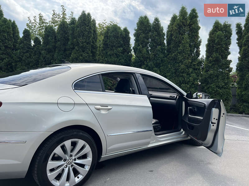 Купе Volkswagen CC / Passat CC 2010 в Тернополе
