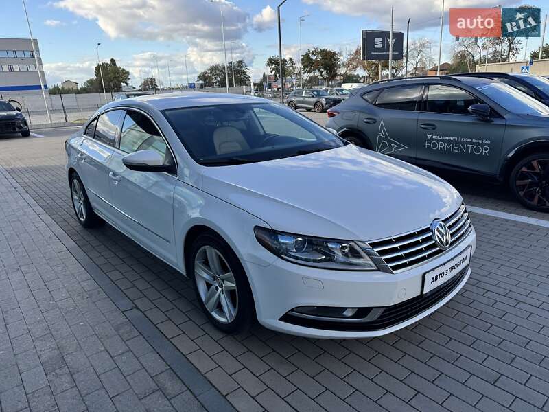 Купе Volkswagen CC / Passat CC 2014 в Киеве