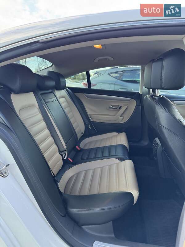 Купе Volkswagen CC / Passat CC 2014 в Киеве