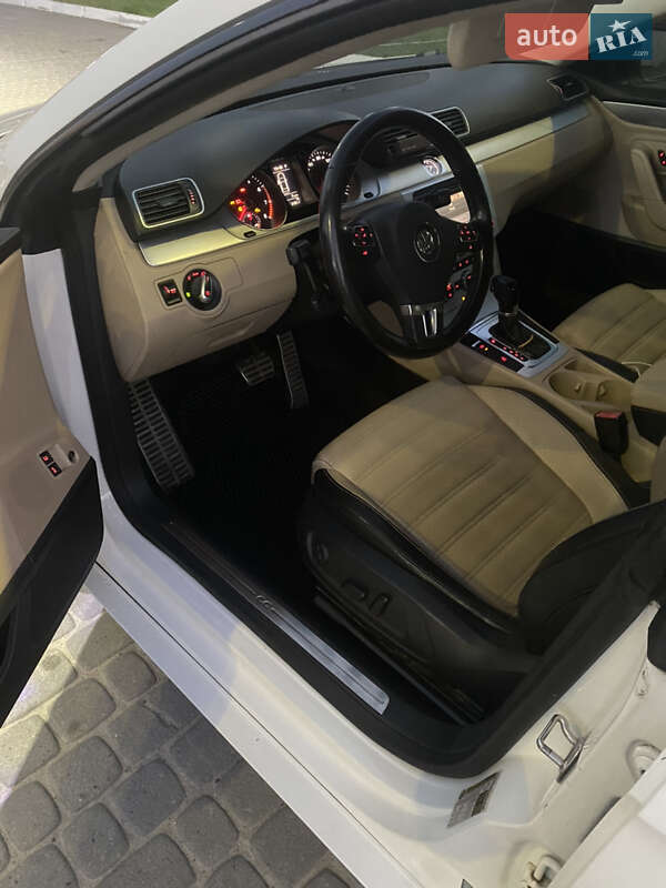 Купе Volkswagen CC / Passat CC 2013 в Львове