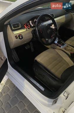 Купе Volkswagen CC / Passat CC 2013 в 