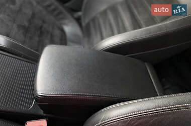 Купе Volkswagen CC / Passat CC 2014 в 