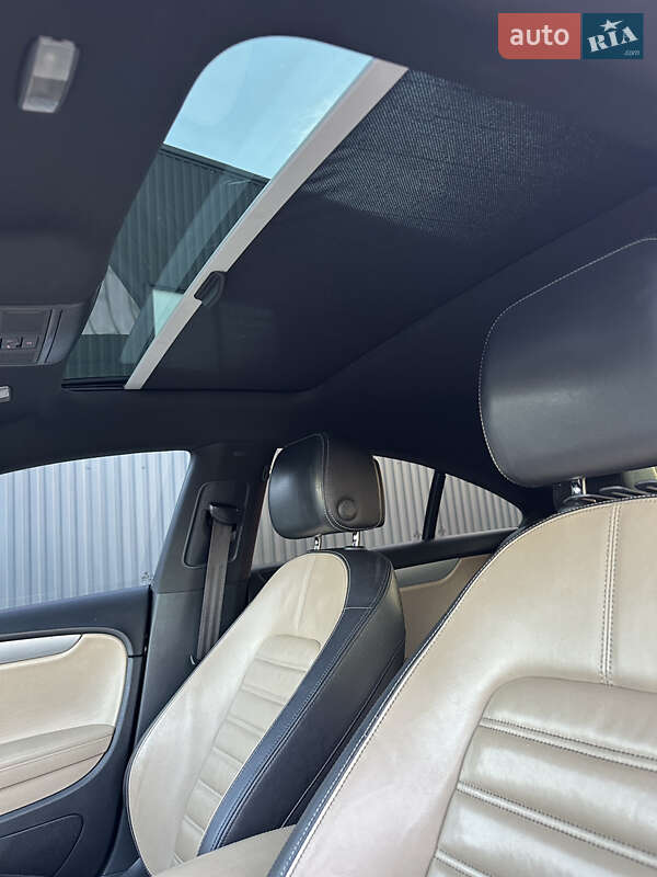 Купе Volkswagen CC / Passat CC 2013 в Ужгороде