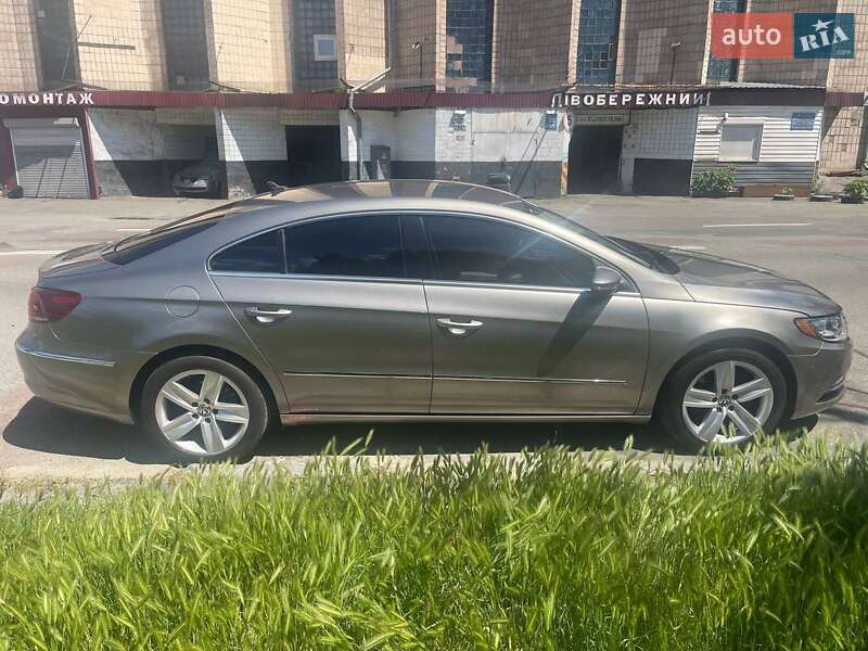 Купе Volkswagen CC / Passat CC 2013 в Киеве