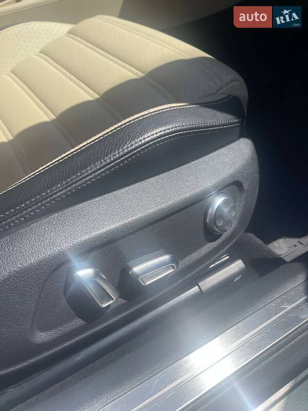 Купе Volkswagen CC / Passat CC 2013 в Киеве
