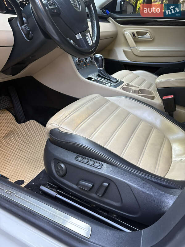 Купе Volkswagen CC / Passat CC 2014 в Киеве
