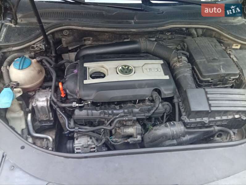 Купе Volkswagen CC / Passat CC 2008 в Обухове