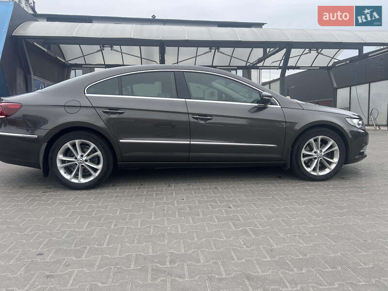 Купе Volkswagen CC / Passat CC 2012 в Киеве