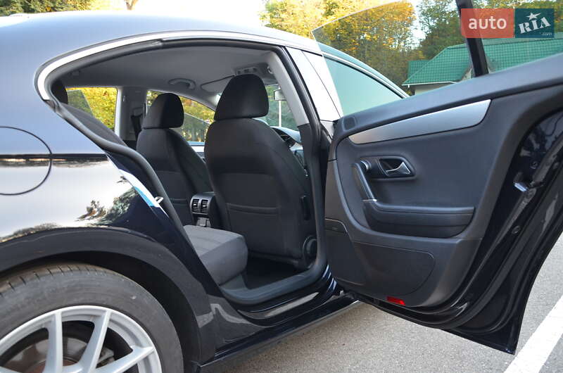 Купе Volkswagen CC / Passat CC 2010 в Киеве