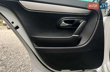 Купе Volkswagen CC / Passat CC 2011 в 