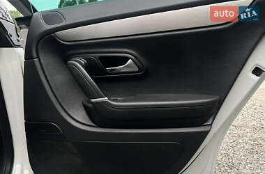 Купе Volkswagen CC / Passat CC 2011 в 
