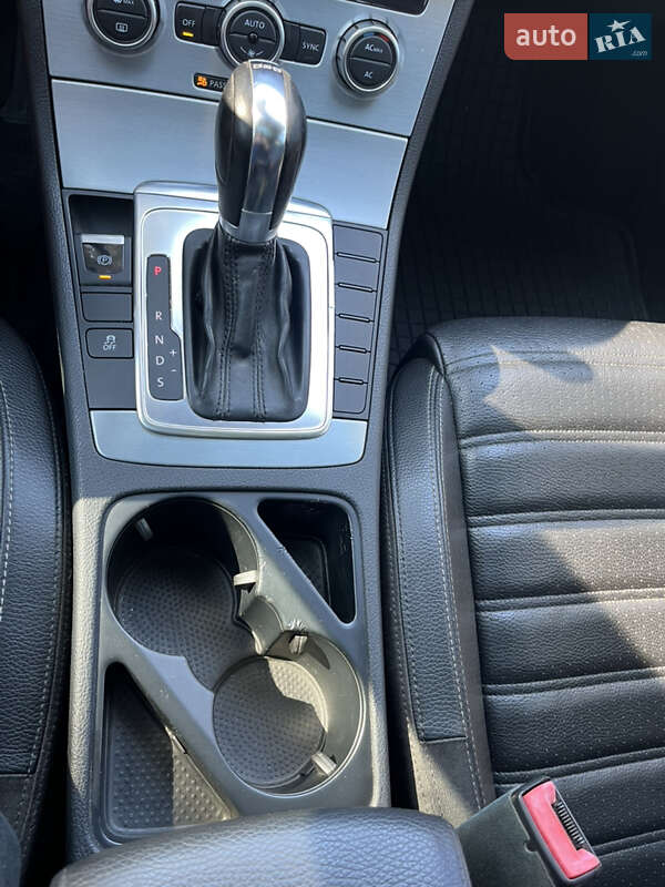 Купе Volkswagen CC / Passat CC 2012 в Виннице