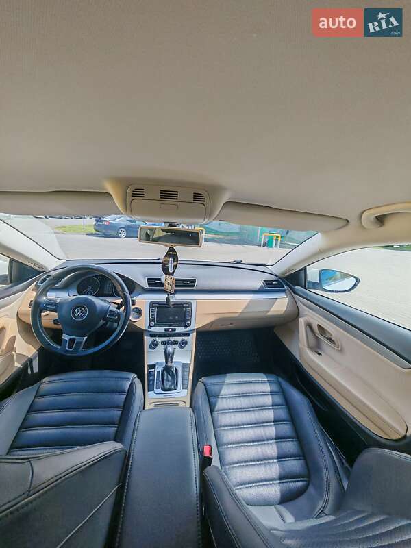 Купе Volkswagen CC / Passat CC 2013 в Киеве