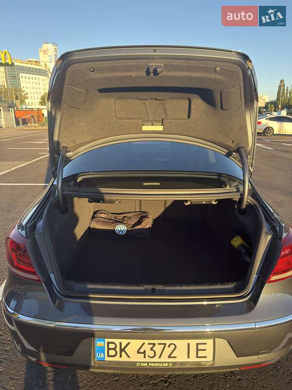 Купе Volkswagen CC / Passat CC 2014 в Киеве