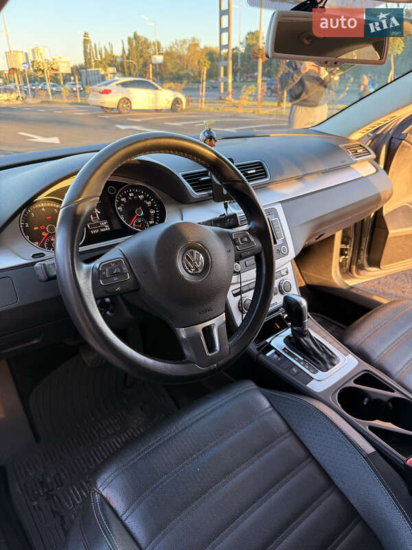 Купе Volkswagen CC / Passat CC 2014 в Киеве