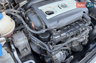 Купе Volkswagen CC / Passat CC 2012 в 