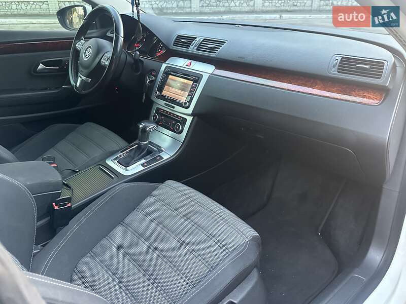 Купе Volkswagen CC / Passat CC 2010 в Сумах