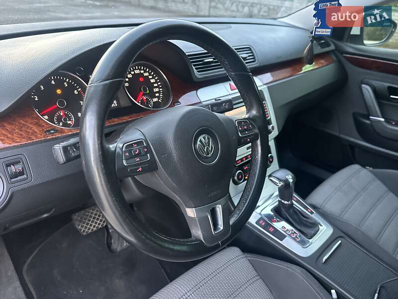 Купе Volkswagen CC / Passat CC 2010 в Сумах