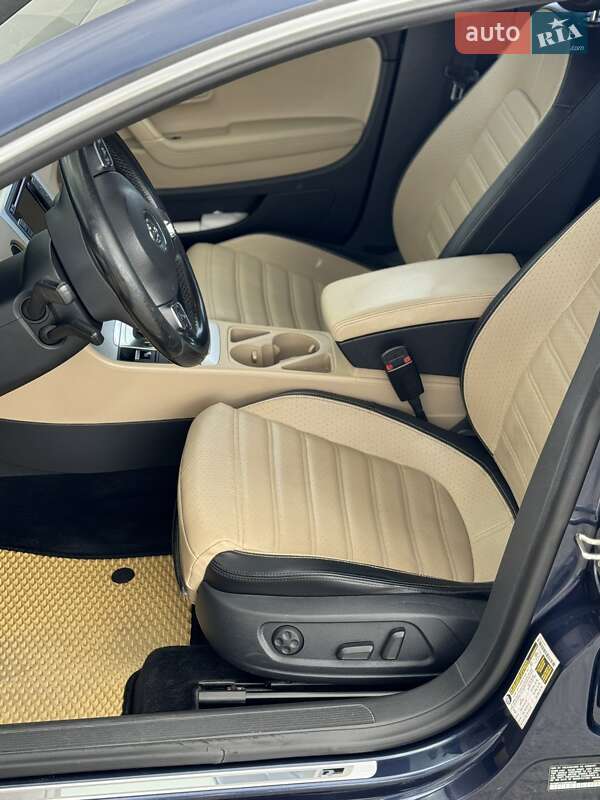 Купе Volkswagen CC / Passat CC 2014 в Киеве