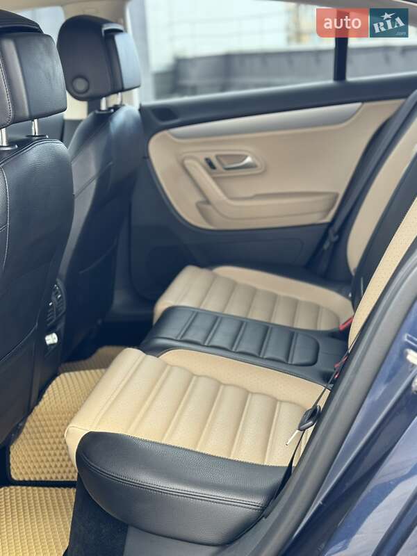 Купе Volkswagen CC / Passat CC 2014 в Киеве