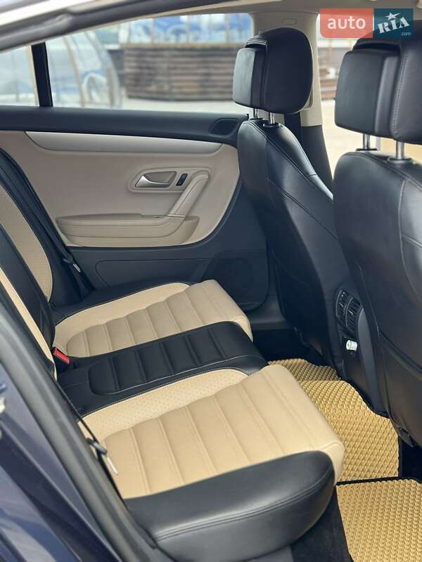 Купе Volkswagen CC / Passat CC 2014 в Киеве