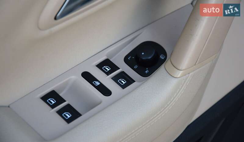 Купе Volkswagen CC / Passat CC 2014 в Киеве