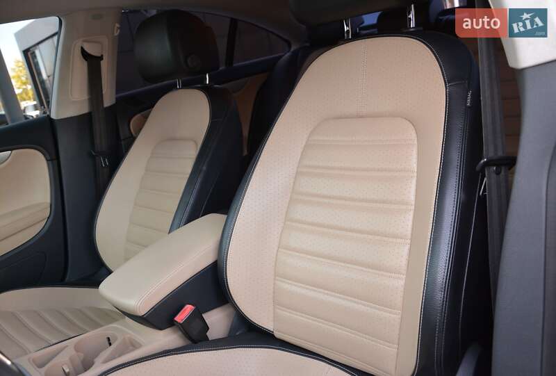 Купе Volkswagen CC / Passat CC 2014 в Киеве